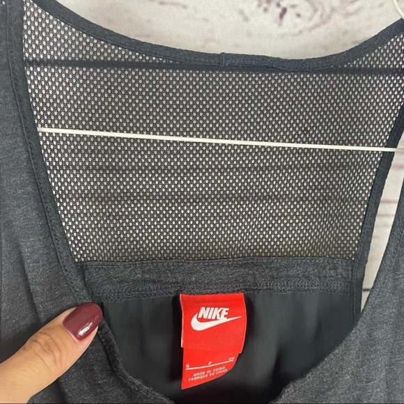 NIKE black and gray workout activewear tank top with adjustable back Sz S - Picture 3 of 7
